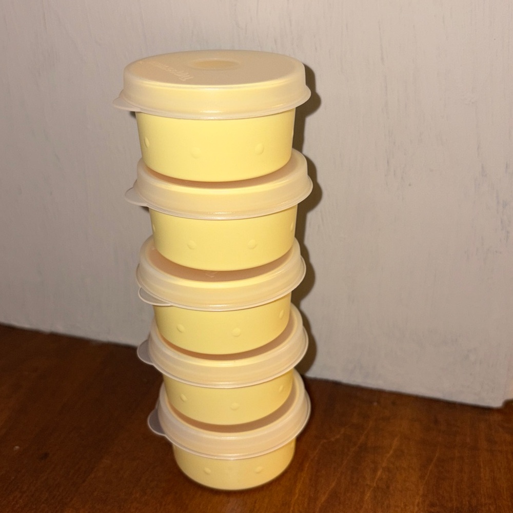 NEW Tupperware Set of 5 Yellow Smidgets Containers